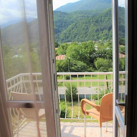 Guest house Racha Ambrolaouri Extérieur photo