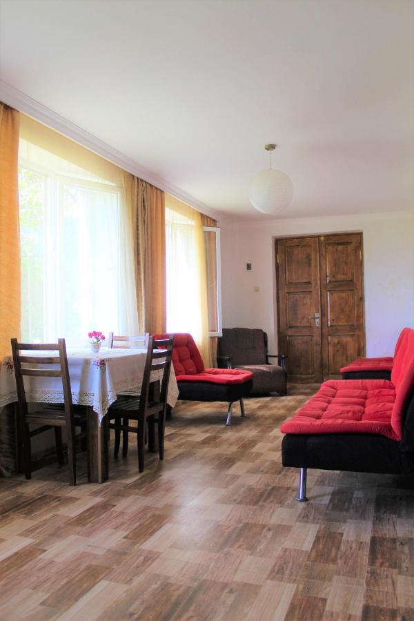 Guest house Racha Ambrolaouri Extérieur photo