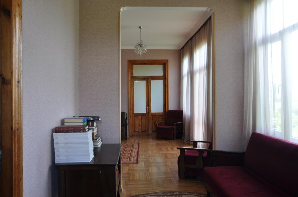 Guest house Racha Ambrolaouri Extérieur photo