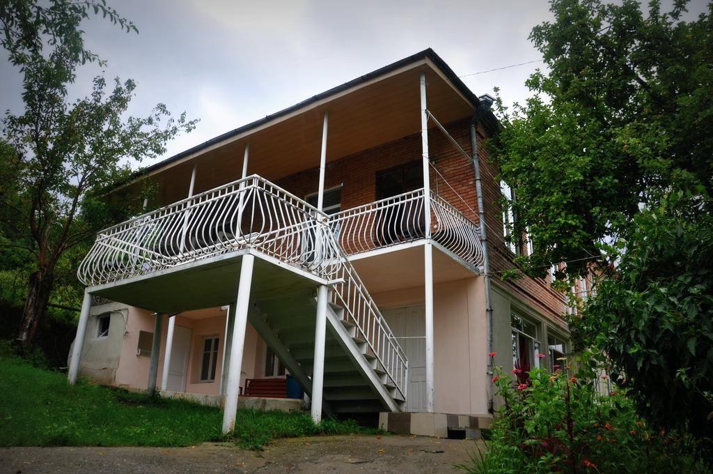 Guest house Racha Ambrolaouri Extérieur photo